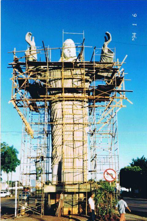 Você sabia? Cristo Redentor de Três Lagoas foi construído em quatro partes e veio de caminhão de Corumbá Você sabia? Cristo Redentor de Três Lagoas foi construído em quatro partes e veio de caminhão de Corumbá