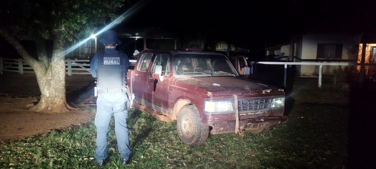 Pane entrega caminhonete furtada: homem pede ajuda em fazenda, funcionário desconfia e chama a PM em Três Lagoas