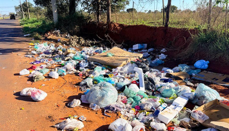 Flagrado jogando lixo? Até descarte de sacola em local proibido pode terminar em multa em Três Lagoas