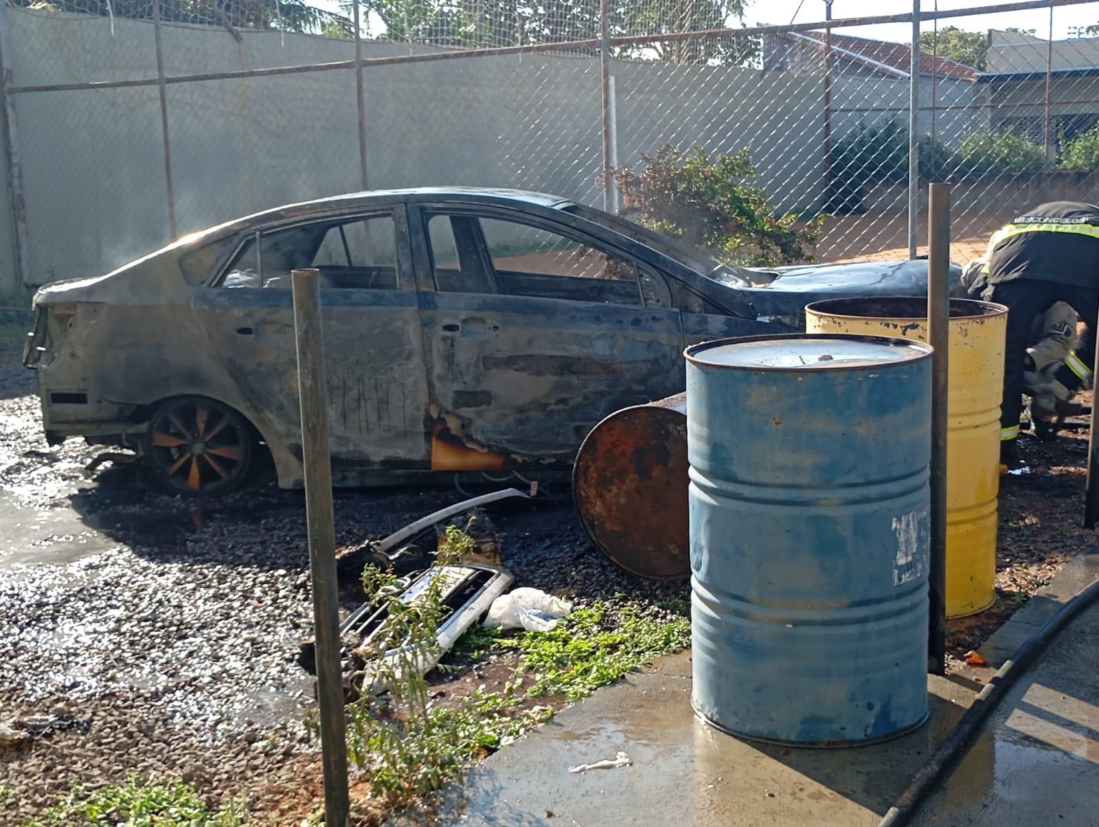 Divórcio, cocaína e fogo: Homem diz que separação motivou atos de colocar fogo no carro e casa em Três Lagoas 
