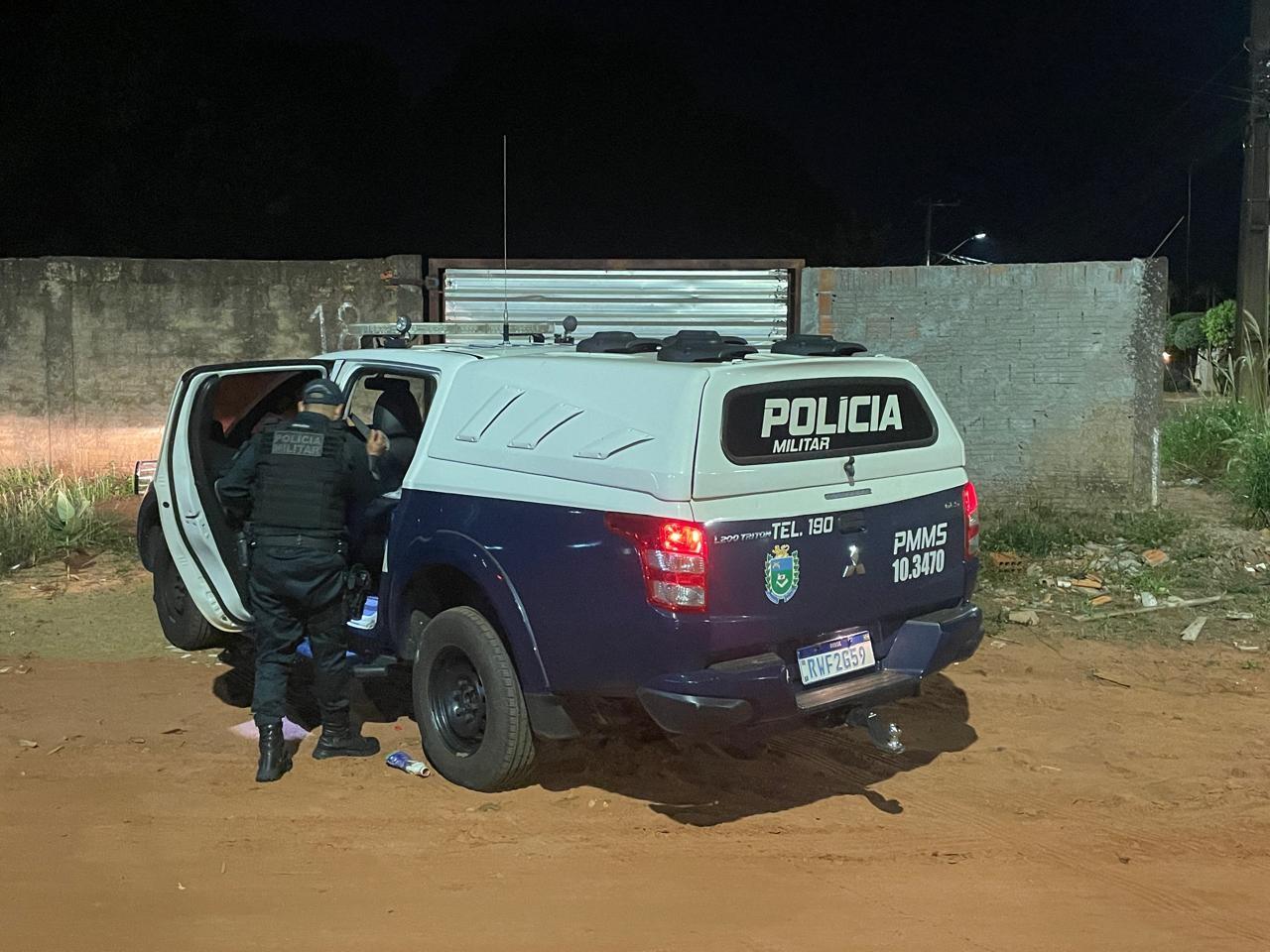 Ladrão armado com faca invade Loja Maçônica em Três Lagoas e é perseguido pela polícia e vigilante patrimonial Ladrão armado com faca invade Loja Maçônica em Três Lagoas e é perseguido pela polícia e vigilante patrimonial