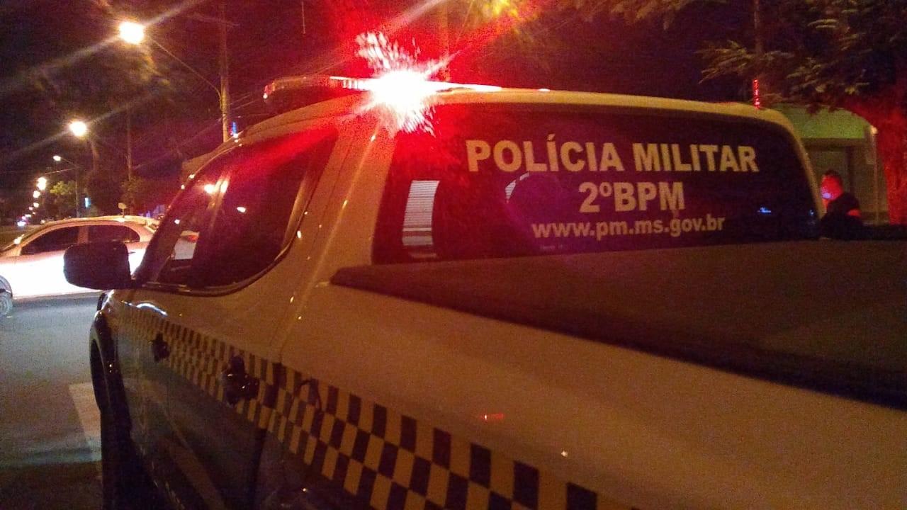 Por um celular: homem é caçado de moto pelas ruas e leva quatro tiros na Vila Haro, em Três Lagoas