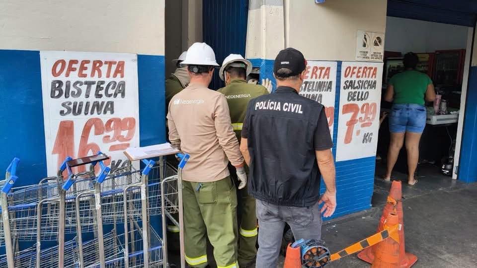 VEJA O VÍDEO: Comércios em Três Lagoas são flagrados furtando energia suficiente para abastecer 1,2 mil residências VEJA O VÍDEO: Comércios em Três Lagoas são flagrados furtando energia suficiente para abastecer 1,2 mil residências