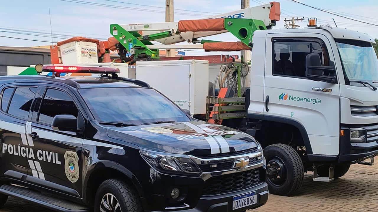 VEJA O VÍDEO: Comércios em Três Lagoas são flagrados furtando energia suficiente para abastecer 1,2 mil residências VEJA O VÍDEO: Comércios em Três Lagoas são flagrados furtando energia suficiente para abastecer 1,2 mil residências