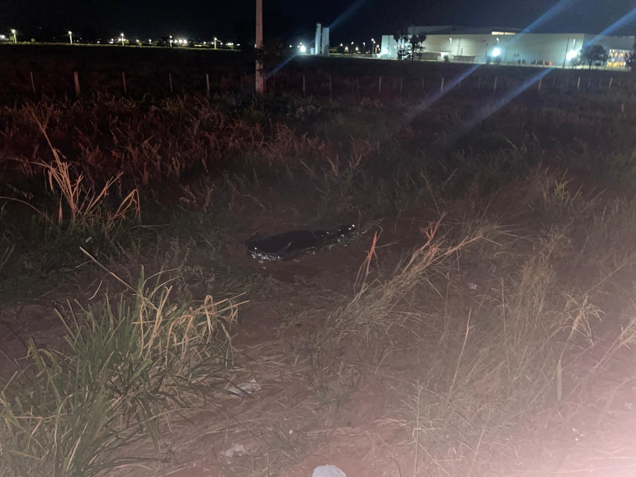 VEJA O VÍDEO: Tragédia na BR-158: Haitiano morre após ser atropelado por carreta; motorista deixou o local em Três Lagoas VEJA O VÍDEO: Tragédia na BR-158: Haitiano morre após ser atropelado por carreta; motorista deixou o local em Três Lagoas
