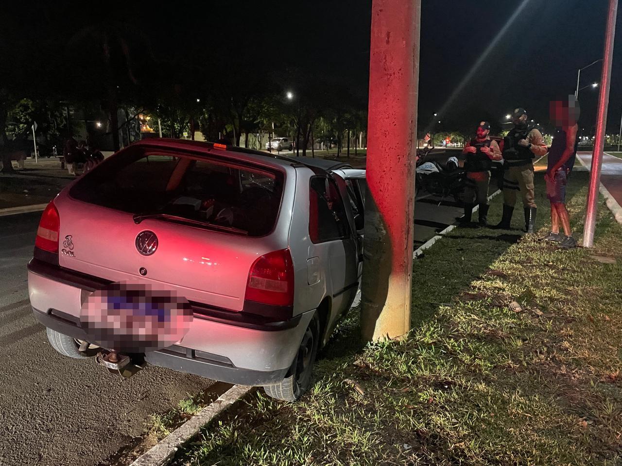 “Jacaré do Rodeio” troca a arena pelo poste, apaga bairros e termina a noite na delegacia de Três Lagoas “Jacaré do Rodeio” troca a arena pelo poste, apaga bairros e termina a noite na delegacia de Três Lagoas