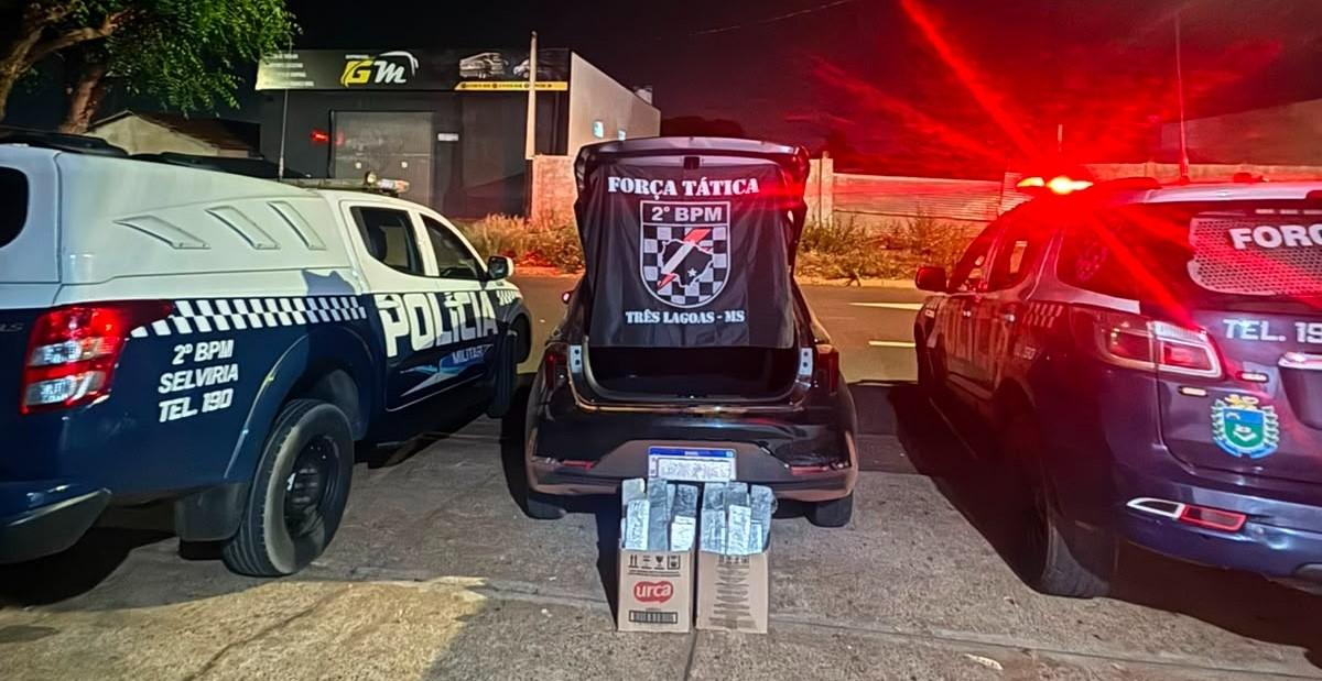 Dois carros foram abordados na região do “Orestinho”; presos disseram à polícia que droga saiu de Campo Grande e que receberiam dinheiro pelo transporte Dois carros foram abordados na região do “Orestinho”; presos disseram à polícia que droga saiu de Campo Grande e que receberiam dinheiro pelo transporte