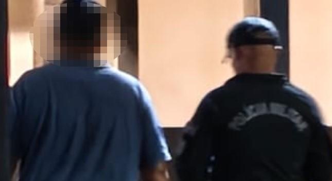 Sentado debaixo de árvore, foragido por crime de trânsito é reconhecido e preso pela PM em Três Lagoas