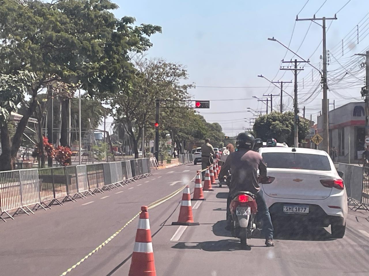 Festa do Folclore exige cuidado redobrado na Avenida Rosário Congro no Centro de Três Lagoas Festa do Folclore exige cuidado redobrado na Avenida Rosário Congro no Centro de Três Lagoas