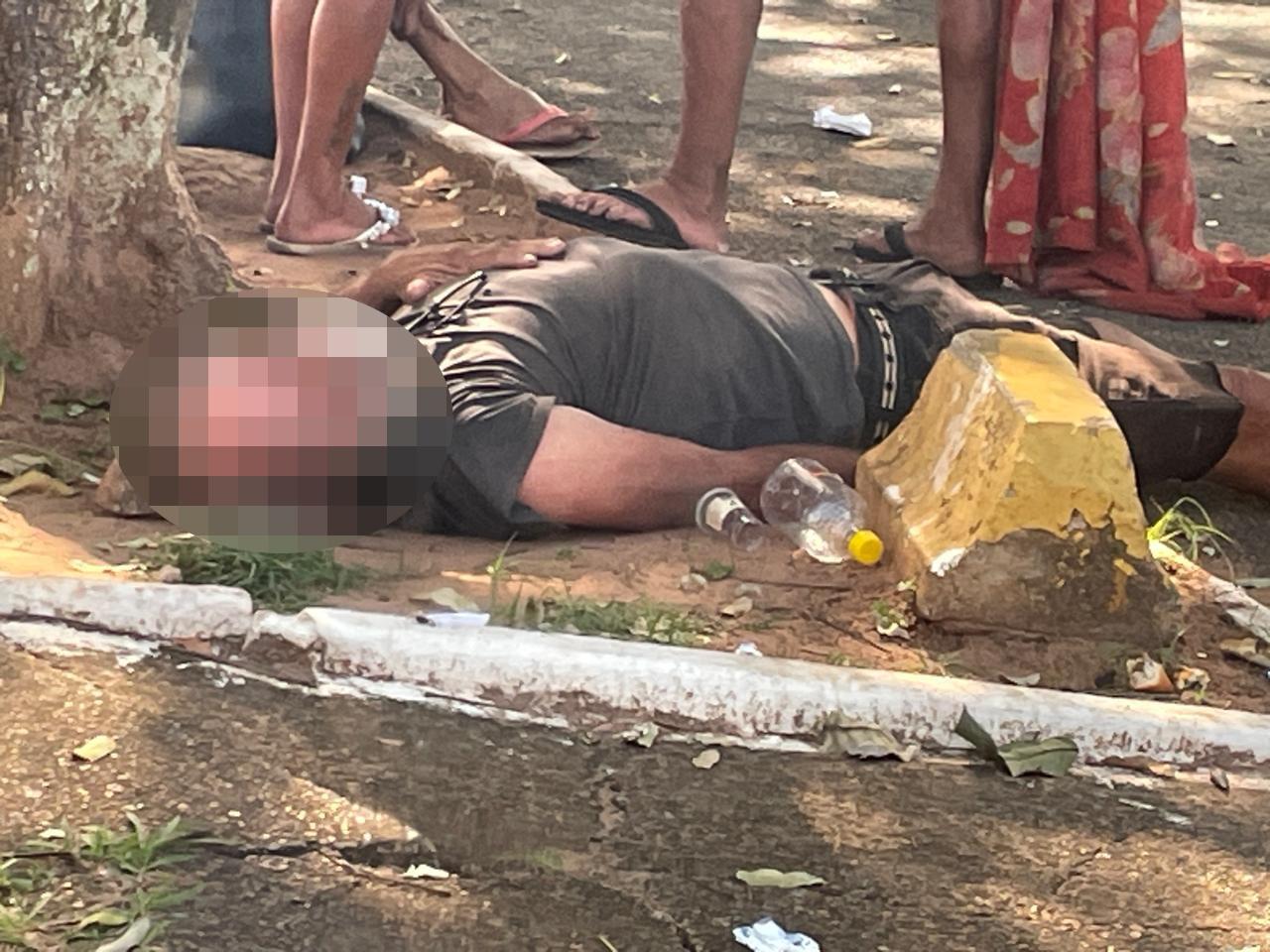 Prefeito que gosta de festa “fecha os olhos” para o social? Pessoas em situação de rua agora ocupam até ciclovia de Três Lagoas Prefeito que gosta de festa “fecha os olhos” para o social? Pessoas em situação de rua agora ocupam até ciclovia de Três Lagoas