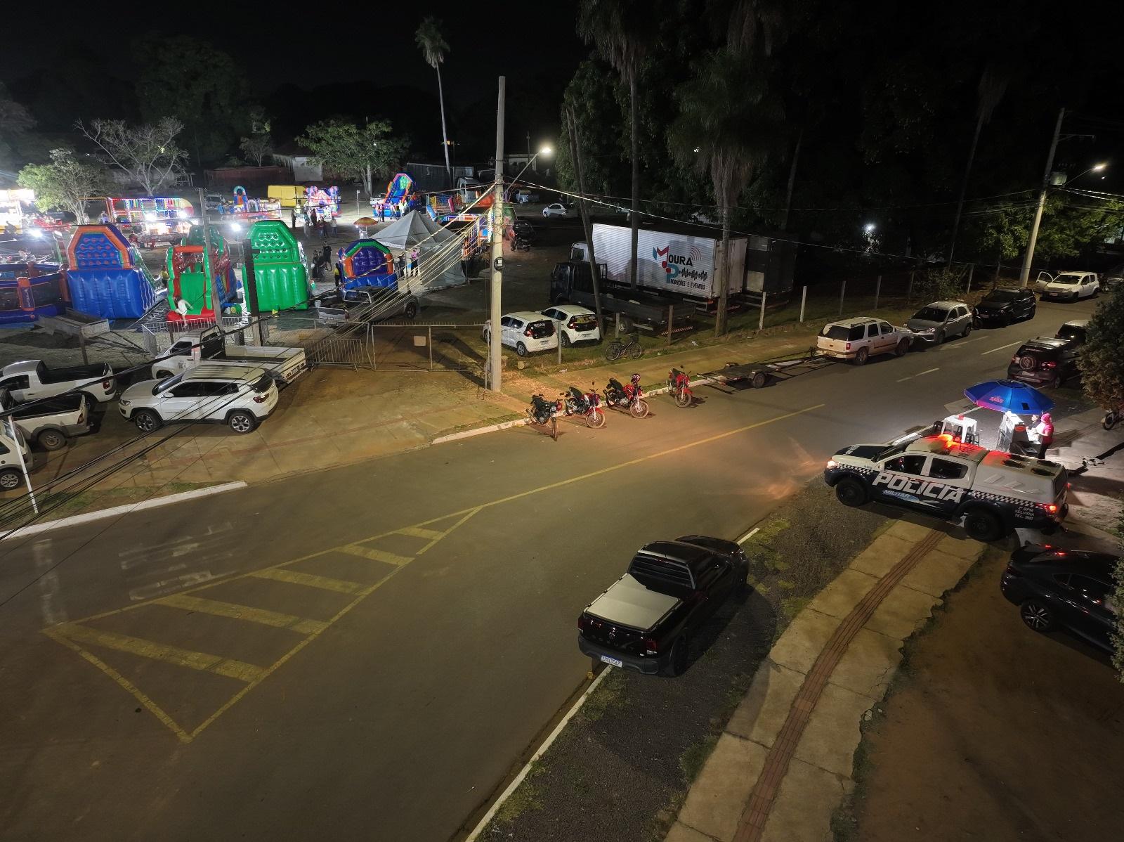 Olho vivo lá do alto: PM usa drone e reforça segurança contra crimes na Festa do Folclore Olho vivo lá do alto: PM usa drone e reforça segurança contra crimes na Festa do Folclore