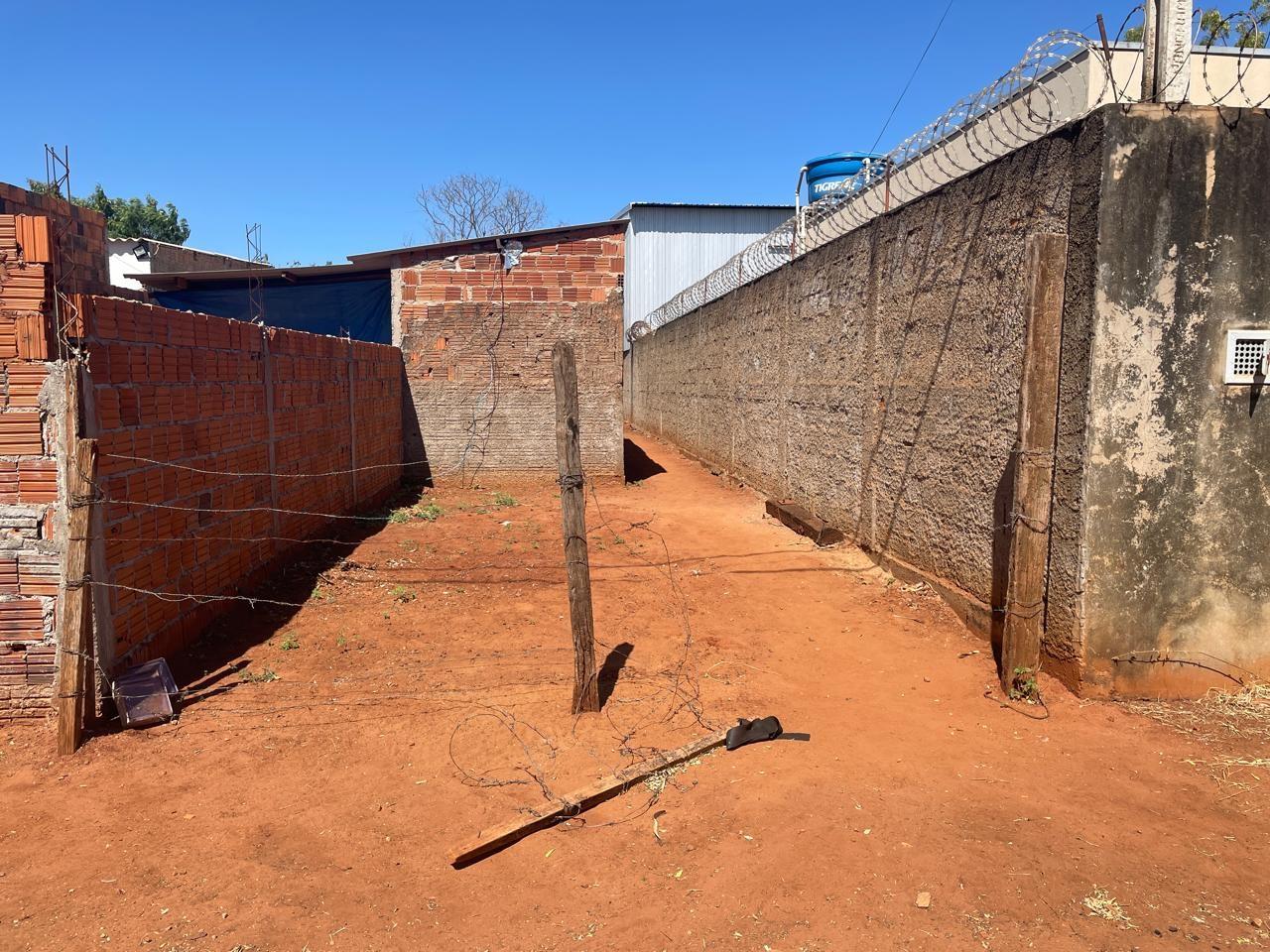 Mau cheiro chama atenção de vizinho e homem é encontrado morto dentro de casa há dias em Três Lagoas Mau cheiro chama atenção de vizinho e homem é encontrado morto dentro de casa há dias em Três Lagoas