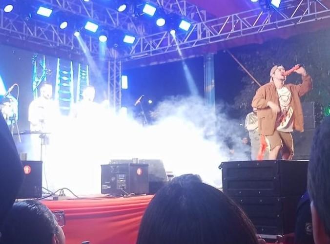 NEM PROBLEMA NA ENERGIA APAGOU O SHOW: Jeito Moleque supera imprevisto e agrada público no Folclore de Três Lagoas