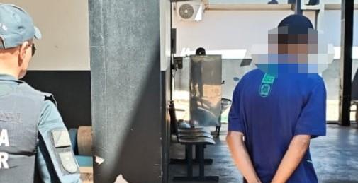 Quem mandou ser curioso? Homem que já possui mais de 30 passagens policiais sai para acompanhar abordagem do irmão e acaba preso em Três Lagoas