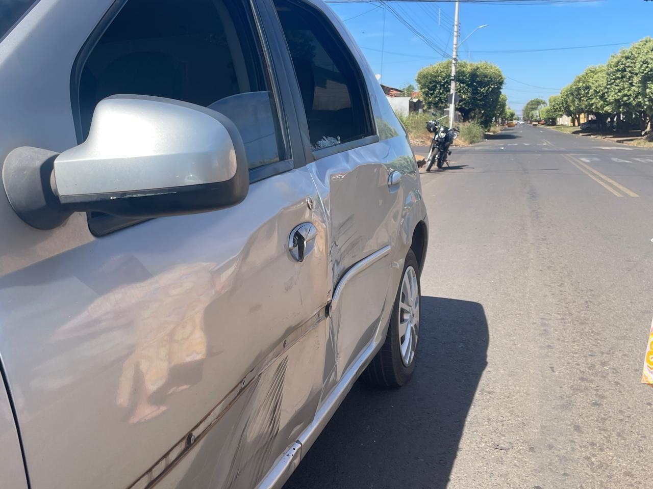 VJA O VÍDEO: Funcionário de empresa de segurança privada fica ferido em acidente no bairro Santos Dumont em Três Lagoas VJA O VÍDEO: Funcionário de empresa de segurança privada fica ferido em acidente no bairro Santos Dumont em Três Lagoas