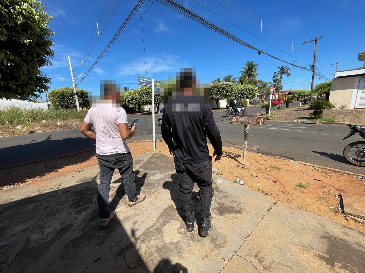 VJA O VÍDEO: Funcionário de empresa de segurança privada fica ferido em acidente no bairro Santos Dumont em Três Lagoas VJA O VÍDEO: Funcionário de empresa de segurança privada fica ferido em acidente no bairro Santos Dumont em Três Lagoas