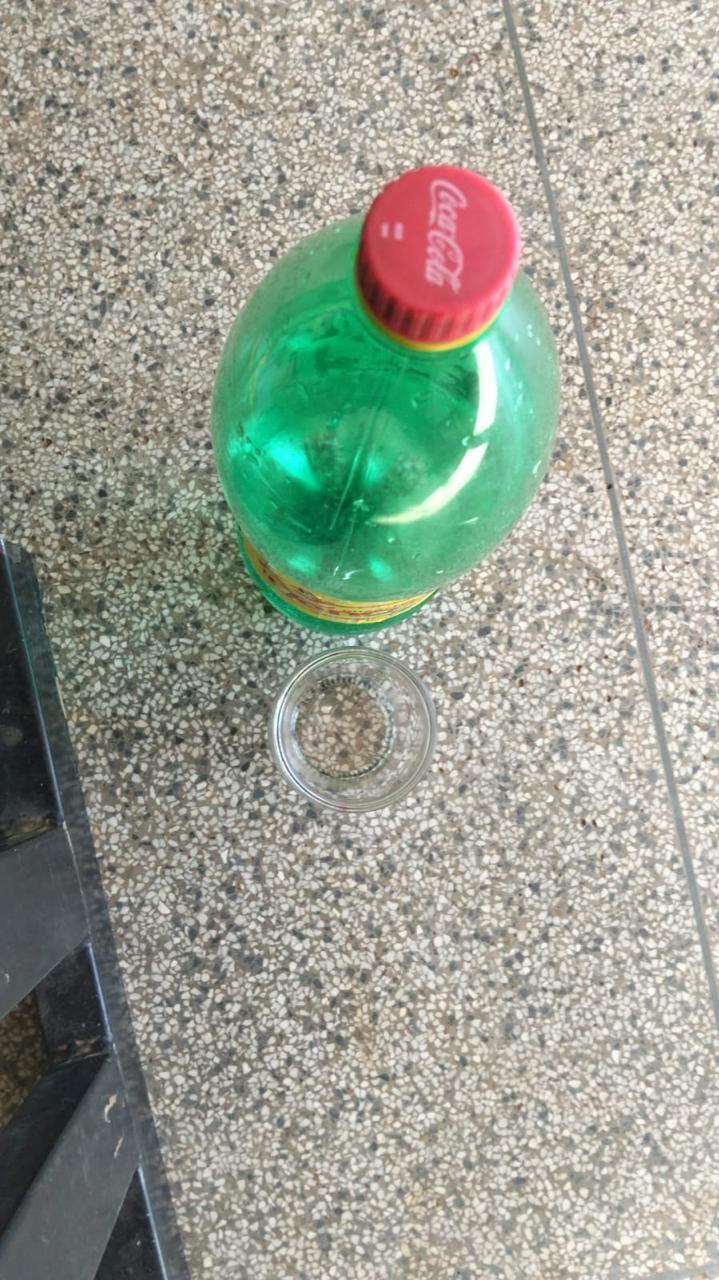 “Milhões para festas, mas nem água para beber”: bebedouro quebrado obriga pacientes a levarem água potável de casa em USF de Três Lagoas