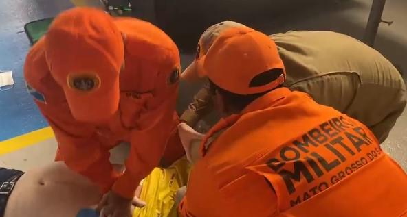 Bombeiros fazem massagem cardíaca, aplicam choque com desfibrilador e salvam vida de homem em Três Lagoas 