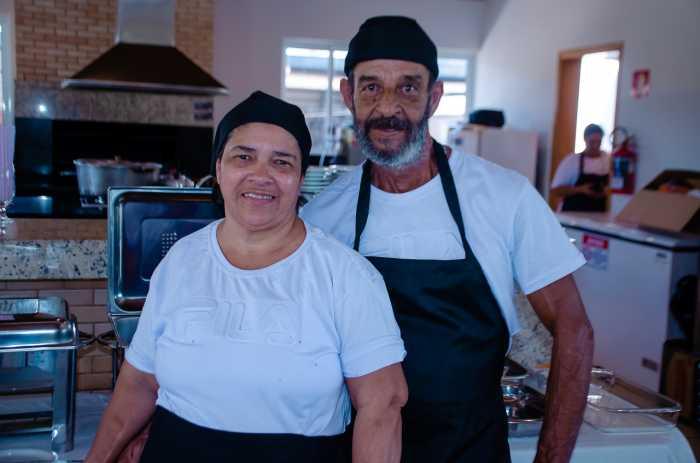 ELA JÁ ENGROSSOU FEIJÃO COM MAISENA: Hoje, Célia Regina transformou a cozinha em profissão e tem o próprio negócio em Três Lagoas ELA JÁ ENGROSSOU FEIJÃO COM MAISENA: Hoje, Célia Regina transformou a cozinha em profissão e tem o próprio negócio em Três Lagoas