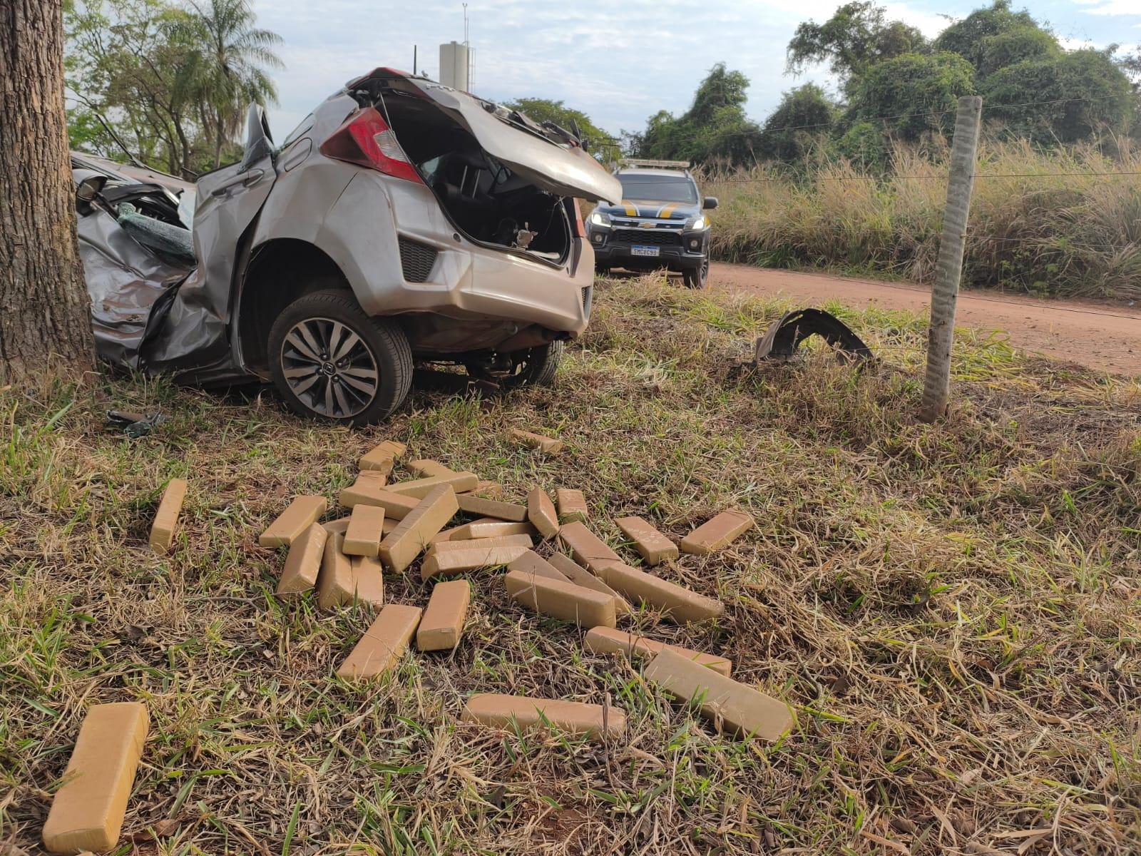 Motorista que fugiu da PRF com 445 kg de maconha morre no hospital em Três Lagoas Motorista que fugiu da PRF com 445 kg de maconha morre no hospital em Três Lagoas