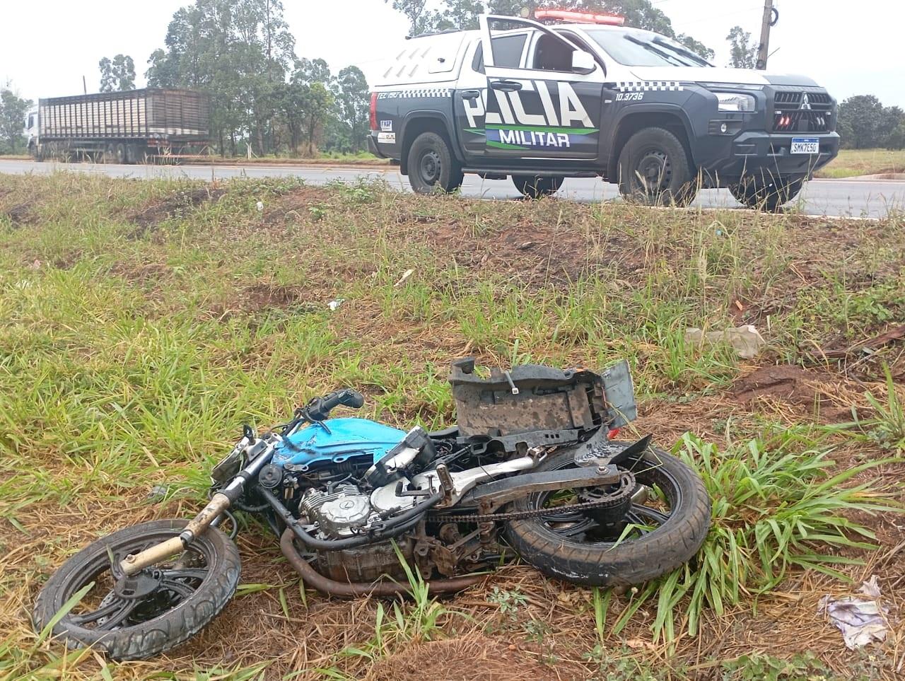 Moto no chão e piloto sumido: Situação misteriosa mobiliza PM em Três Lagoas na região da “Lagoinha” às margens da BR-158 Moto no chão e piloto sumido: Situação misteriosa mobiliza PM em Três Lagoas na região da “Lagoinha” às margens da BR-158