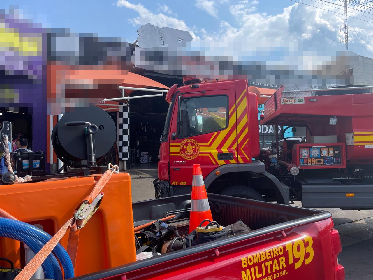 Susto em loja de auto peças: Funcionário é resgatado pelos Bombeiros após incêndio em Três Lagoas Susto em loja de auto peças: Funcionário é resgatado pelos Bombeiros após incêndio em Três Lagoas