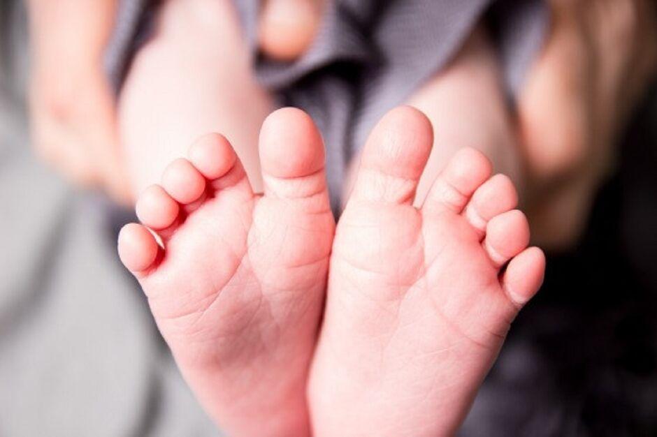 Bebê de 5 meses é morto com golpes de foice e mãe fica gravemente ferida em MS