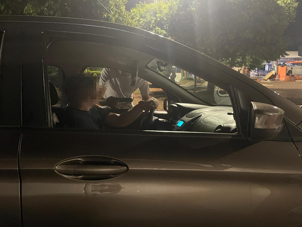 Por R$ 16, Uber de Três Lagoas quase “toma um pau” após passageiro dar calote na corrida e ir a rodoviária para usar drogas e álcool Por R$ 16, Uber de Três Lagoas quase “toma um pau” após passageiro dar calote na corrida e ir a rodoviária para usar drogas e álcool
