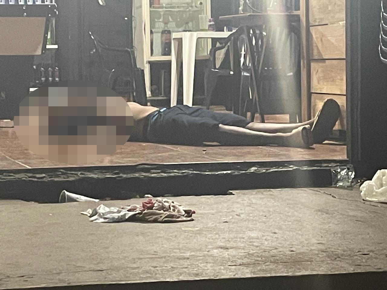 MADRUGADA SANGRENTA: Ataque a tiros deixa um morto e dois feridos em conveniência no Novo Oeste MADRUGADA SANGRENTA: Ataque a tiros deixa um morto e dois feridos em conveniência no Novo Oeste