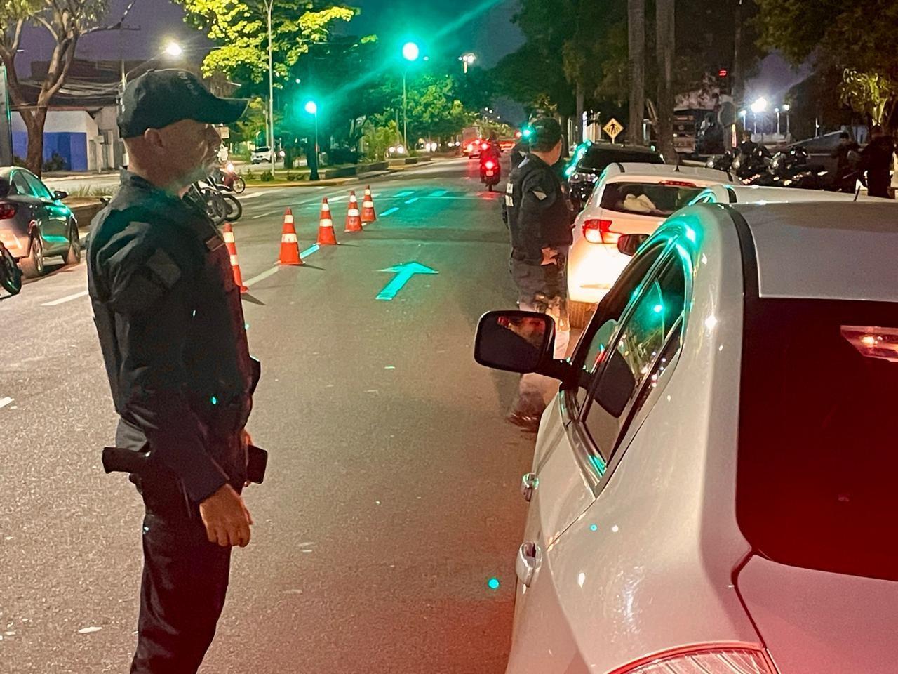 VEJA O VÍDEO: “Não confio na polícia”: Advogado se envolve em nova polêmica, volta a criticar PMs que salvaram a vida de um homem nesta semana e reacende caso de abordagem em Três Lagoas VEJA O VÍDEO: “Não confio na polícia”: Advogado se envolve em nova polêmica, volta a criticar PMs que salvaram a vida de um homem nesta semana e reacende caso de abordagem em Três Lagoas