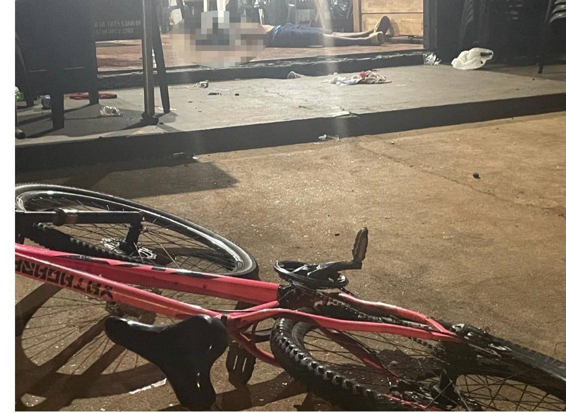 A Mando da facção, “Soldado” do Comando Vermelho é preso após matar jovem e balear outras pessoas em bar no Novo Oeste é preso A Mando da facção, “Soldado” do Comando Vermelho é preso após matar jovem e balear outras pessoas em bar no Novo Oeste é preso