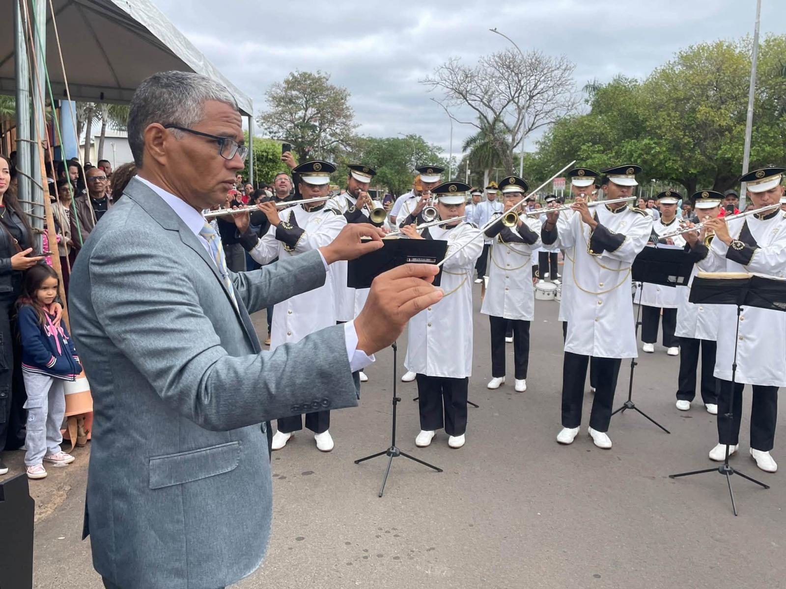 Banda Marcial Cristo Redentor dá show e encanta público no 7 de Setembro em Três Lagoas Banda Marcial Cristo Redentor dá show e encanta público no 7 de Setembro em Três Lagoas