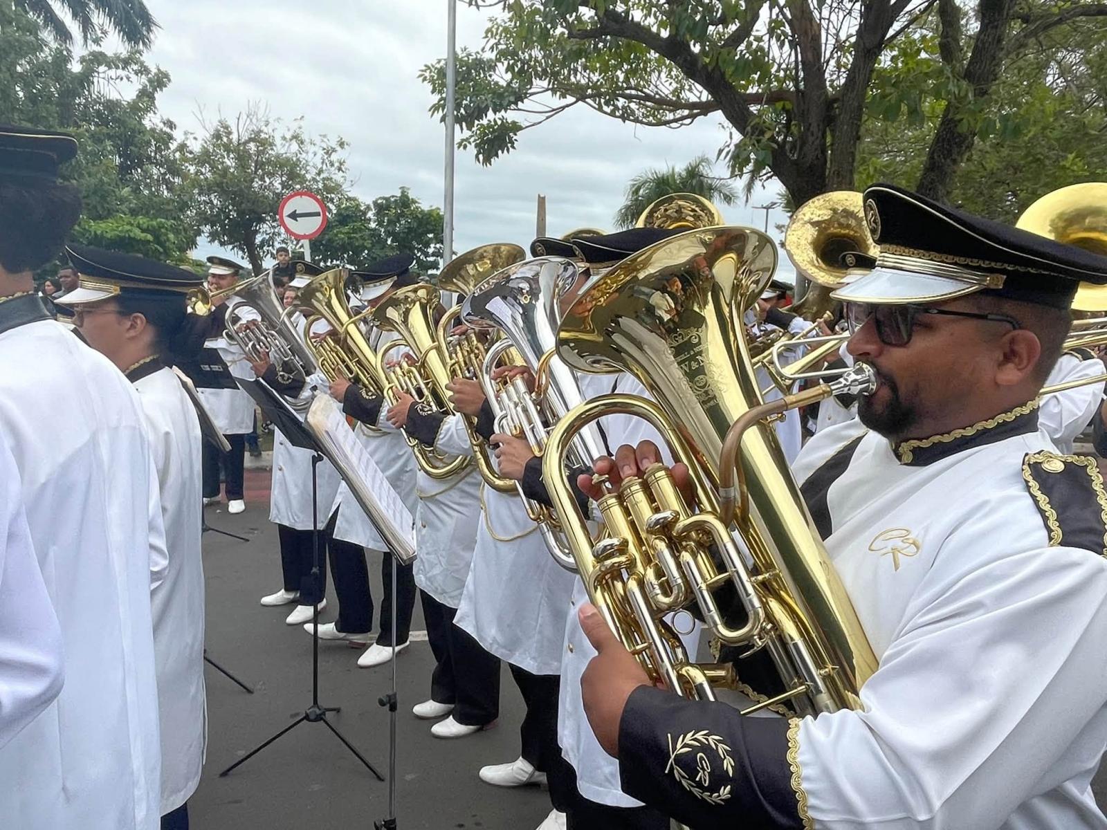 Banda Marcial Cristo Redentor dá show e encanta público no 7 de Setembro em Três Lagoas Banda Marcial Cristo Redentor dá show e encanta público no 7 de Setembro em Três Lagoas