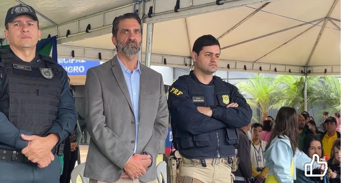 Autoridades e forças de segurança prestigiam desfile de 7 de Setembro na Lagoa Maior