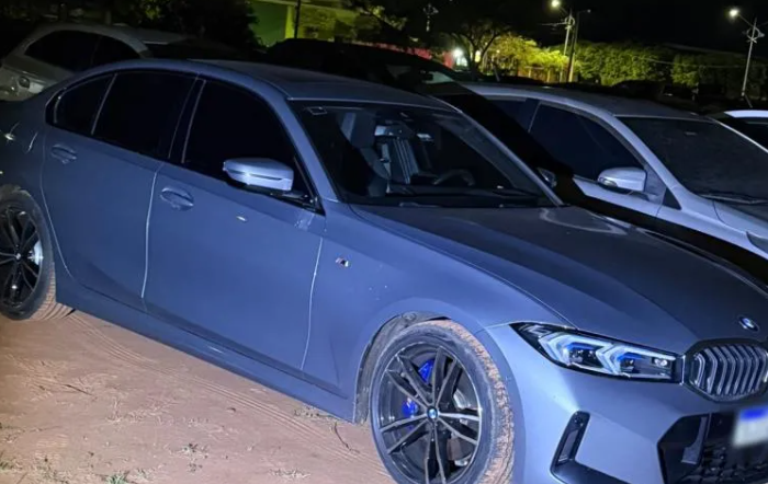 “Conhecemos o alto escalão da PM”: Suposta “carteirada” não cola e pai e filho vão parar na delegacia após “racha” com BMW em Três Lagoas