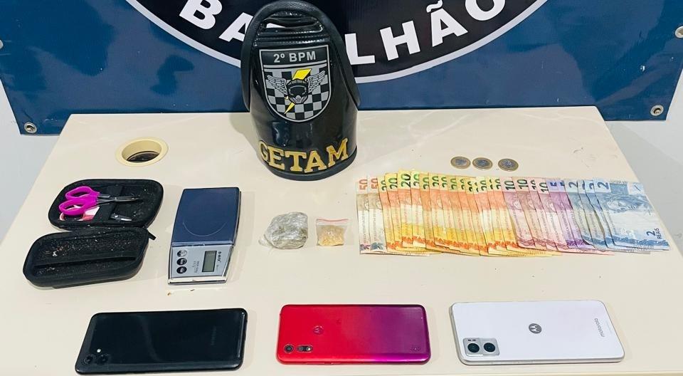“Minha mãe não deixou traficar em casa”: Jovem de 18 anos aluga imóvel para vender drogas e acaba preso pelo GETAM em Três Lagoas