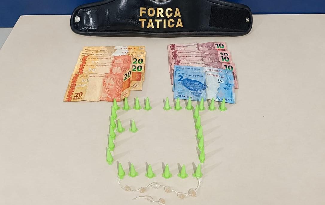 Tráfico de drogas continua “correndo solto” no Novo Oeste em Três Lagoas: Crack e cocaína são apreendidos pela Força Tática