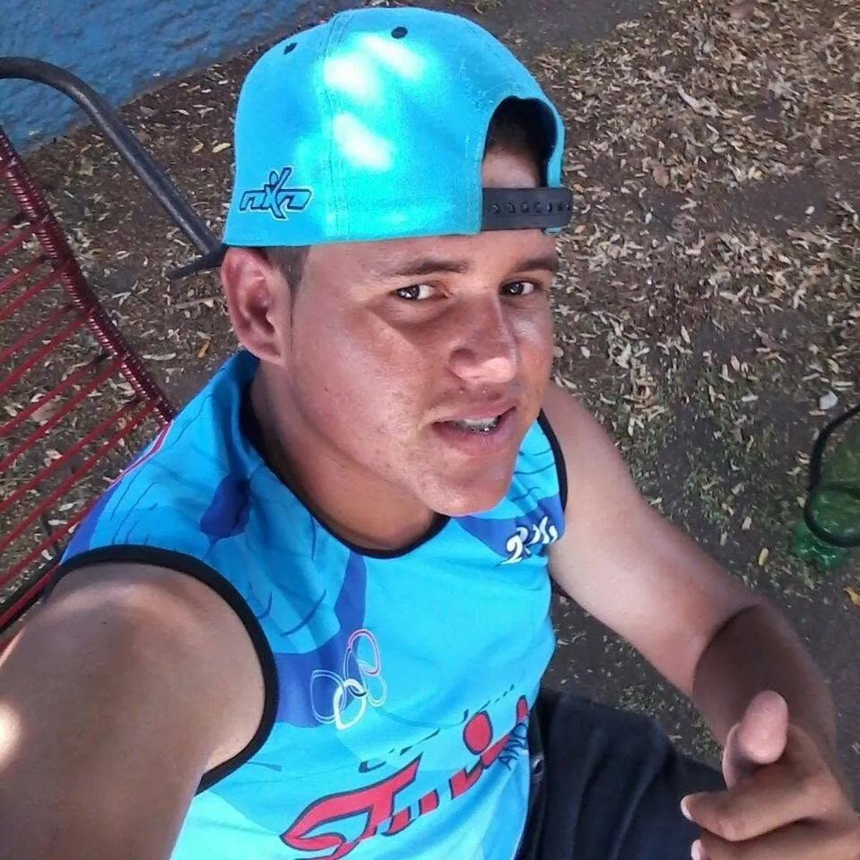 Homem atira contra policiais, invade casa e morre durante confronto Homem atira contra policiais, invade casa e morre durante confronto