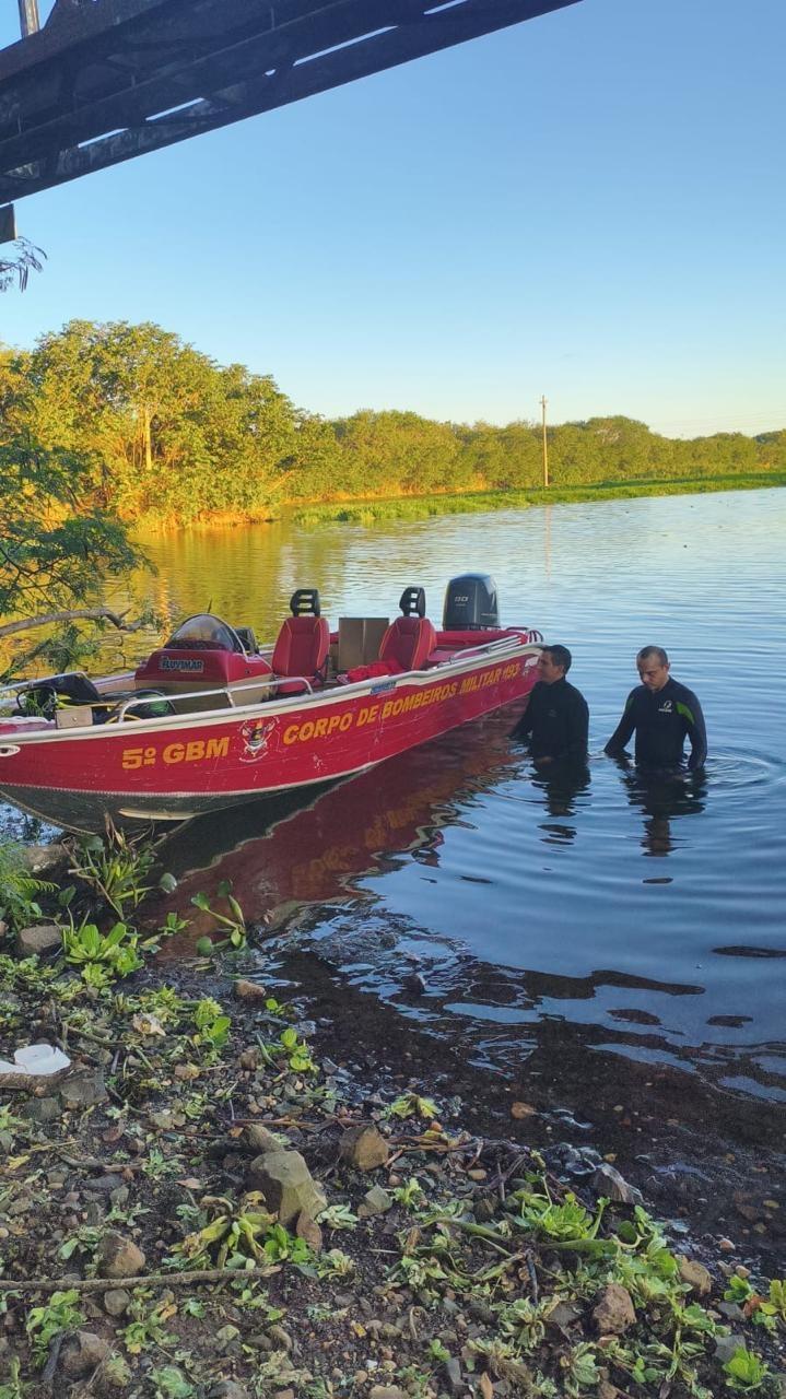 TRAGÉDIA: Criança de 11 anos perde a vida no Rio Paraná e bombeiros enfrentam difícil acesso para retirada do corpo em Três Lagoas