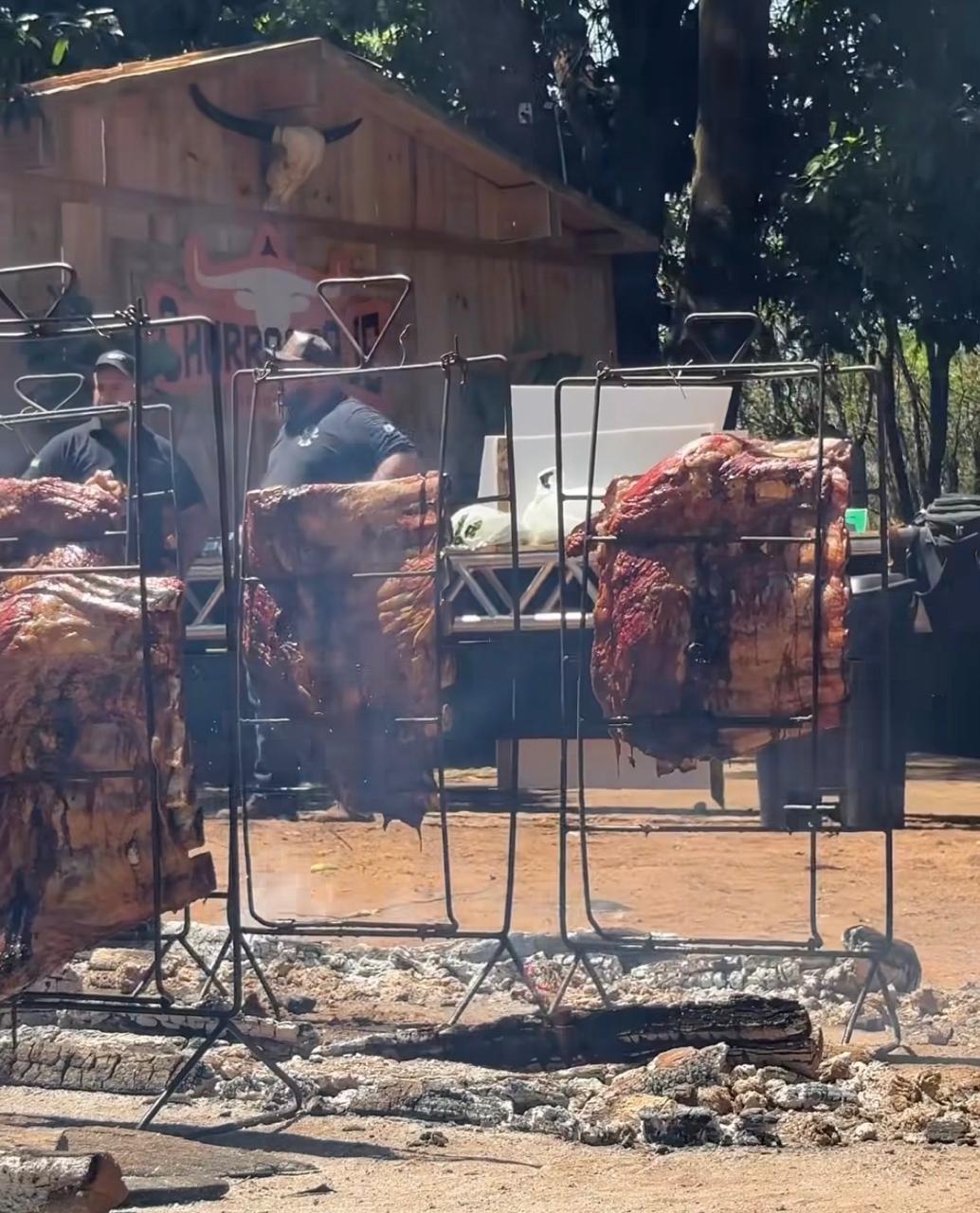 “E choveu, nem cabelo encolheu”: Churrascaje 2026 é sucesso com jacaré, picanha e organização impecável em Três Lagoas “E choveu, nem cabelo encolheu”: Churrascaje 2026 é sucesso com jacaré, picanha e organização impecável em Três Lagoas
