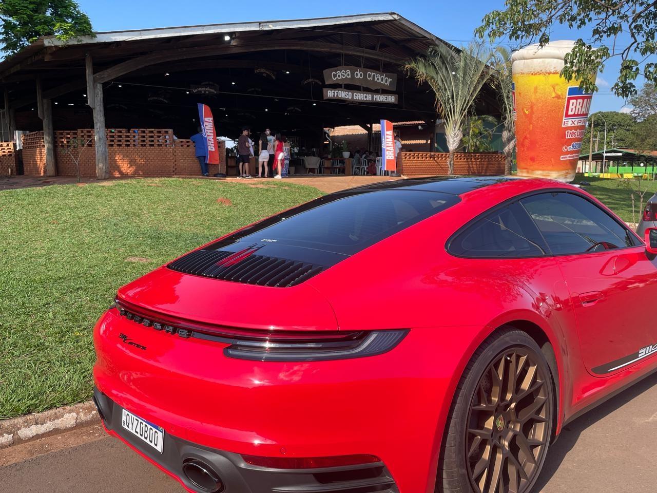 Porsche na entrada, churrasco do Brutus e show: 2º Encontro dos Jornalistas reúne empresários e imprensa em Três Lagoas Porsche na entrada, churrasco do Brutus e show: 2º Encontro dos Jornalistas reúne empresários e imprensa em Três Lagoas