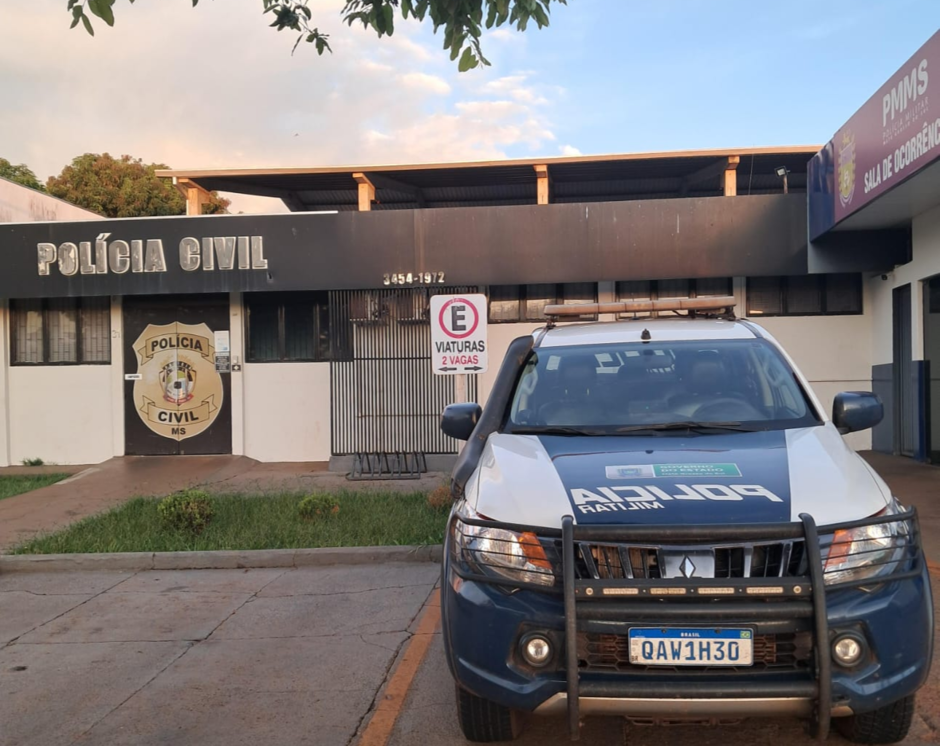 Jurada de morte, mulher se esconde no banheiro com filho de colo e escapa de execução em Maracaju-MS  