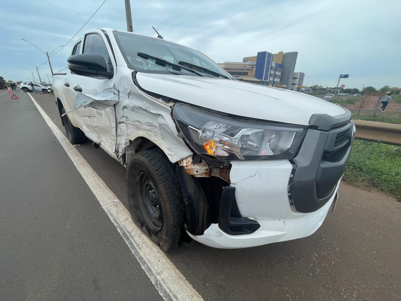 Violenta colisão frontal entre Duster e Hilux mobiliza equipes de resgate em Três Lagoas Violenta colisão frontal entre Duster e Hilux mobiliza equipes de resgate em Três Lagoas