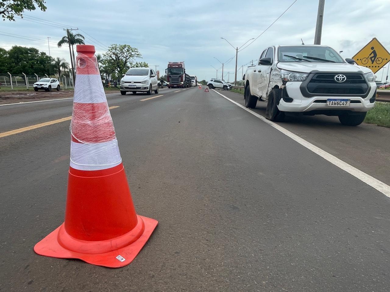 Violenta colisão frontal entre Duster e Hilux mobiliza equipes de resgate em Três Lagoas Violenta colisão frontal entre Duster e Hilux mobiliza equipes de resgate em Três Lagoas