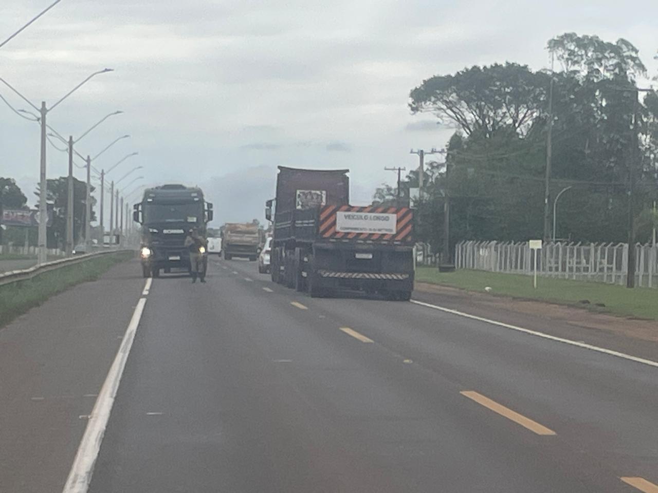 Violenta colisão frontal entre Duster e Hilux mobiliza equipes de resgate em Três Lagoas Violenta colisão frontal entre Duster e Hilux mobiliza equipes de resgate em Três Lagoas