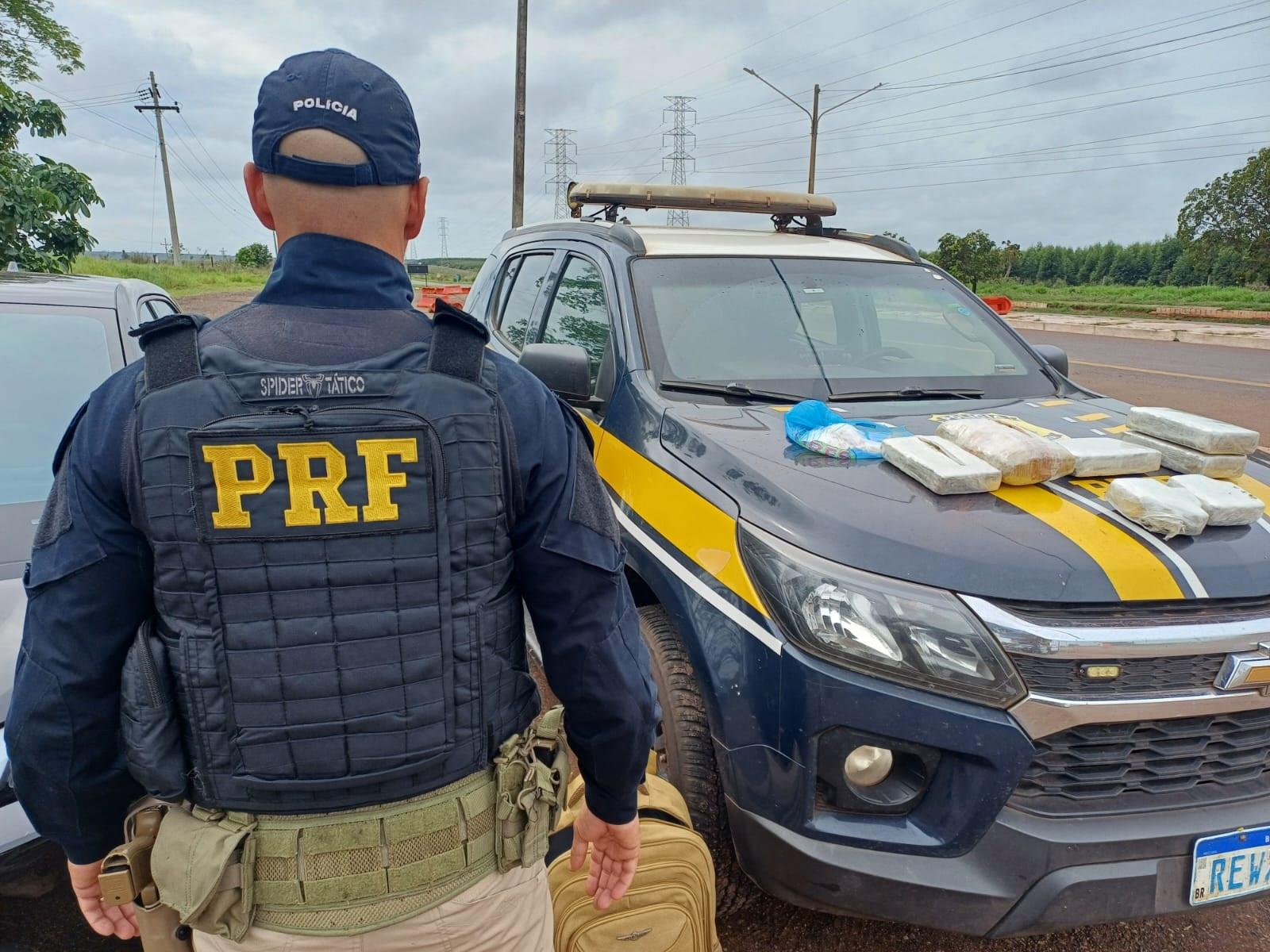 Passageiro usa carro de aplicativo para transportar drogas e é preso na BR-262 em Três Lagoas Passageiro usa carro de aplicativo para transportar drogas e é preso na BR-262 em Três Lagoas