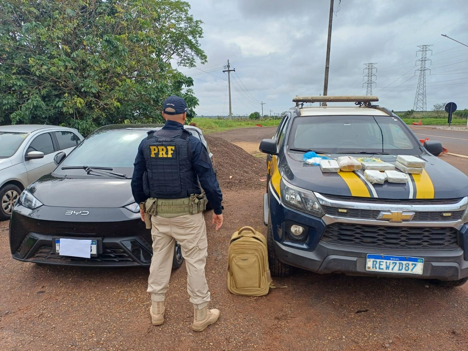 Passageiro usa carro de aplicativo para transportar drogas e é preso na BR-262 em Três Lagoas Passageiro usa carro de aplicativo para transportar drogas e é preso na BR-262 em Três Lagoas