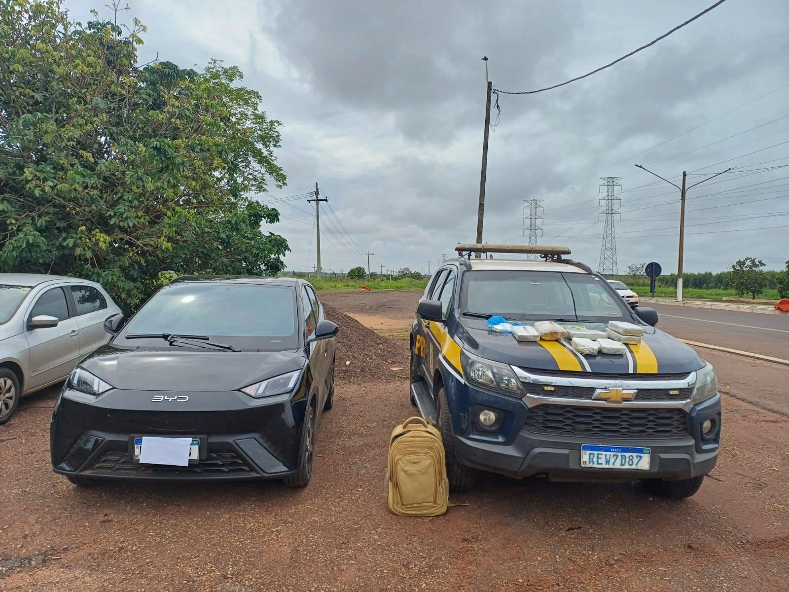 Passageiro usa carro de aplicativo para transportar drogas e é preso na BR-262 em Três Lagoas Passageiro usa carro de aplicativo para transportar drogas e é preso na BR-262 em Três Lagoas
