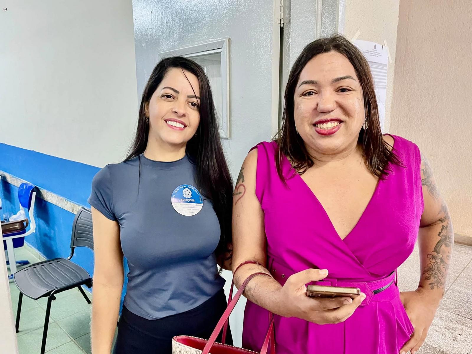 Júlia News vota nas primeiras horas da manhã na escola Funlec, em Três Lagoas Júlia News vota nas primeiras horas da manhã na escola Funlec, em Três Lagoas