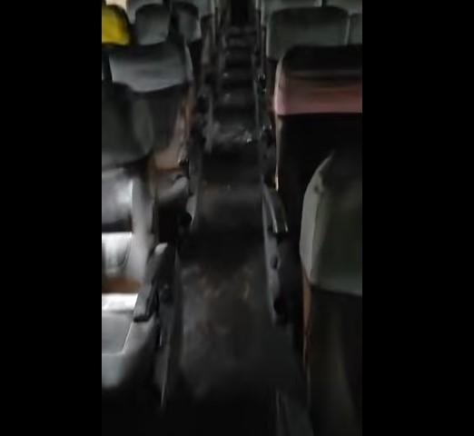 VEJA O VÍDEO: Homem é preso após incendiar ônibus na BR-262; 13 passageiros conseguem escapar das chamas entre Três Lagoas e Água Clara VEJA O VÍDEO: Homem é preso após incendiar ônibus na BR-262; 13 passageiros conseguem escapar das chamas entre Três Lagoas e Água Clara